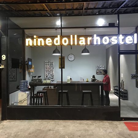 Nine Dollar Hostel Legian Esterno foto