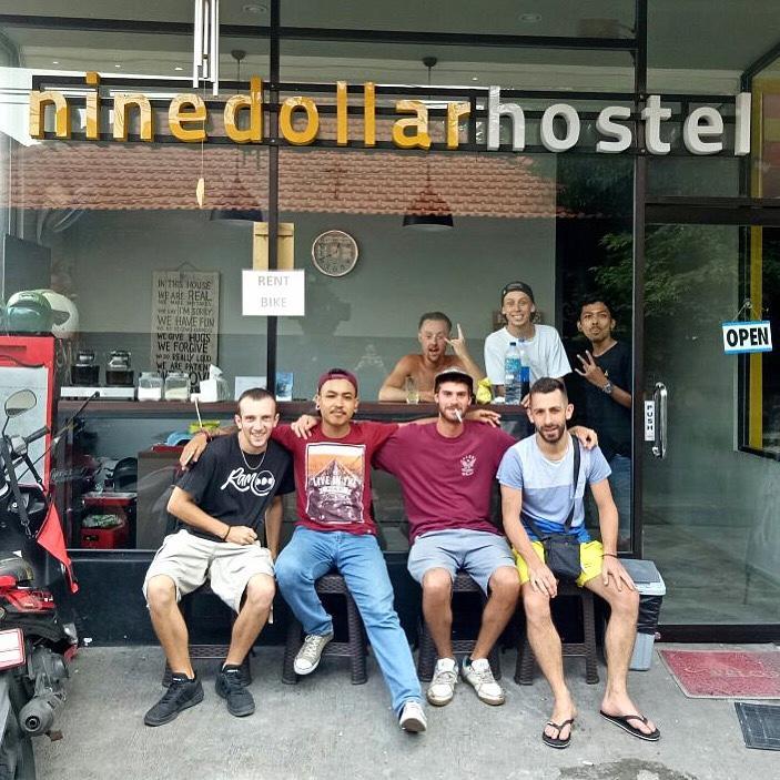 Nine Dollar Hostel Legian Esterno foto
